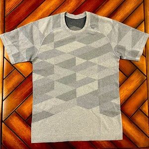 Men’s Lululemon Metal Vent Short Sleeve Shirt